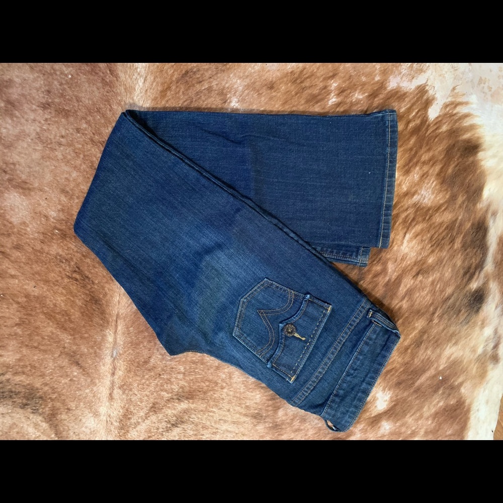Women’s Levi Flares